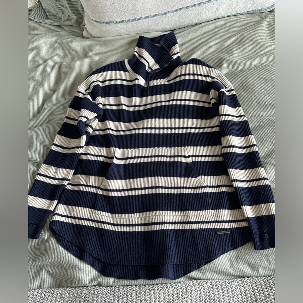 NWOT carve designs mock neck sweatshirt